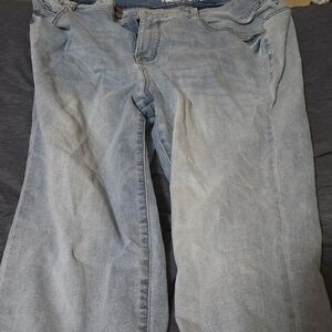 Wallflower Women's Light Blue Relaxed Jeans